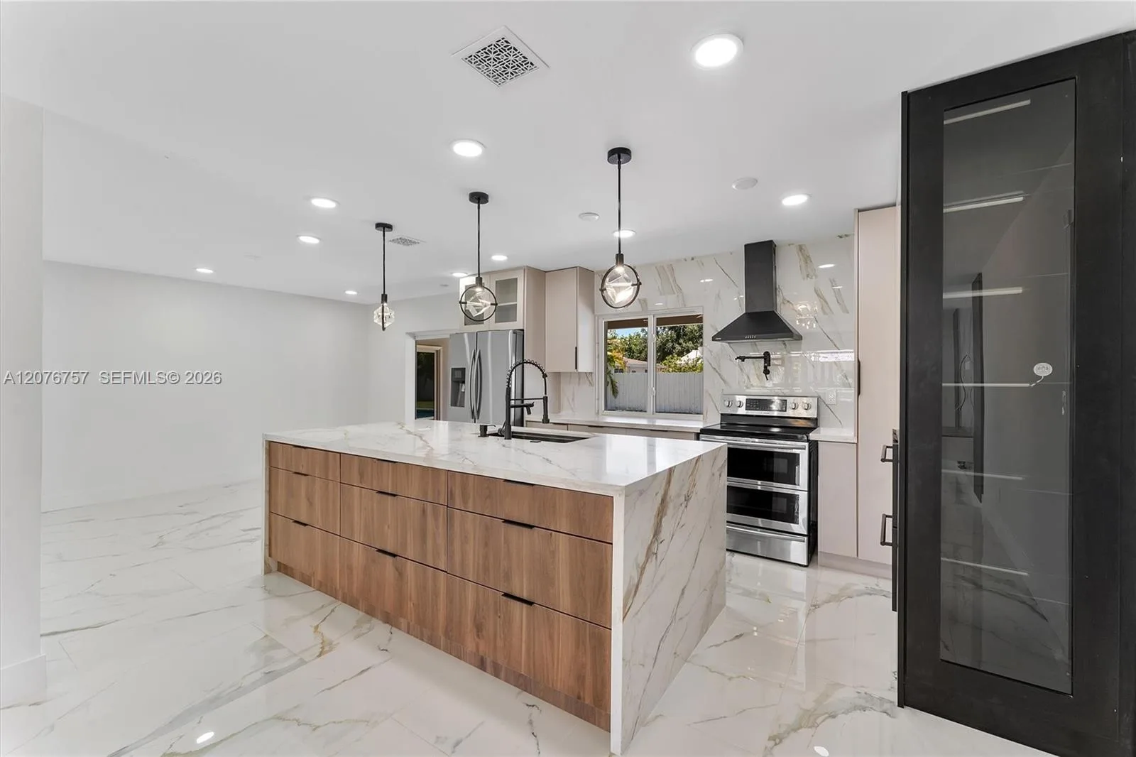 7220 NW 10th Pl, Plantation, FL 33313 photo 4