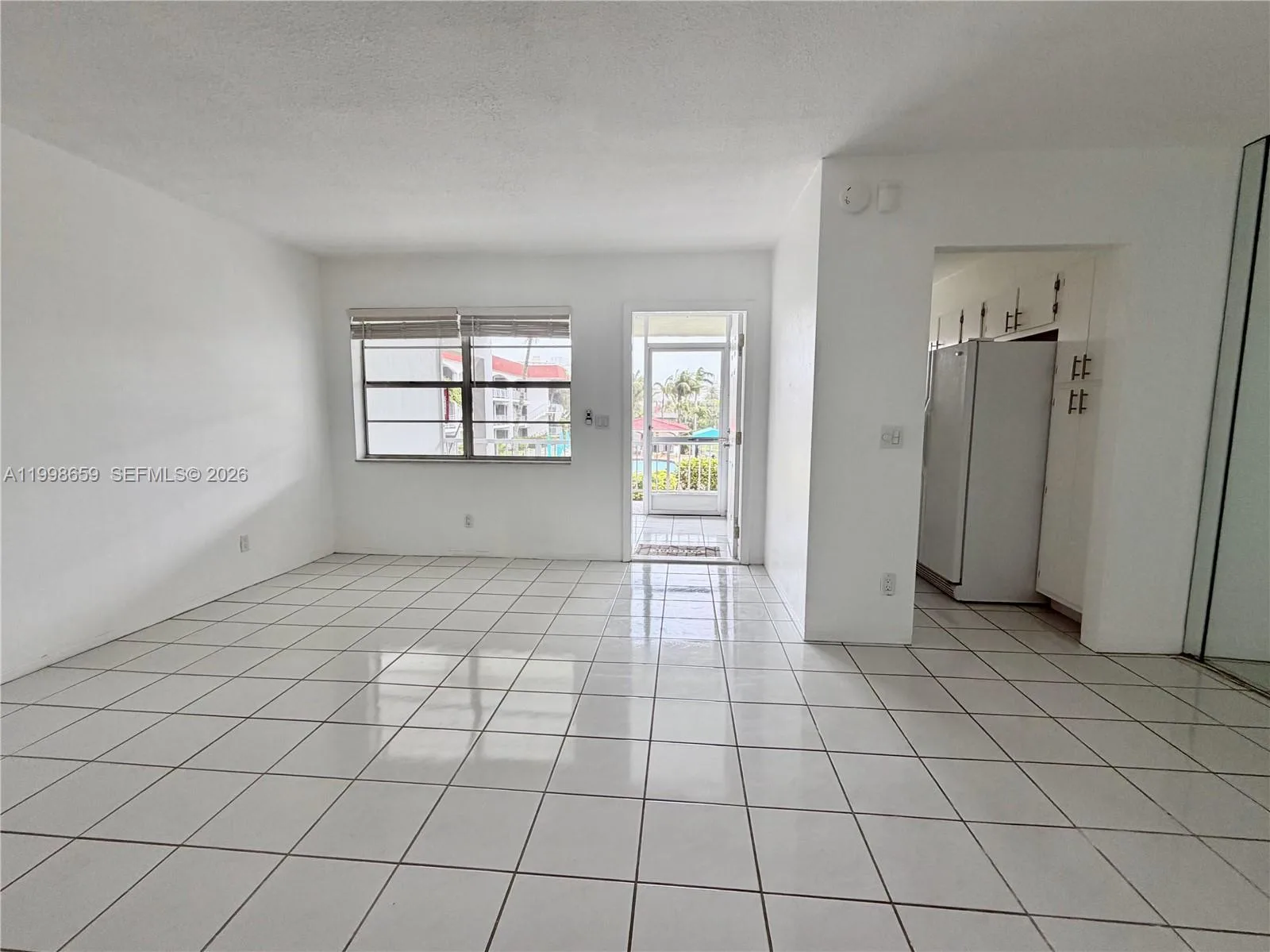 580 Egret Dr # 212, Hallandale Beach, FL 33009 photo 11