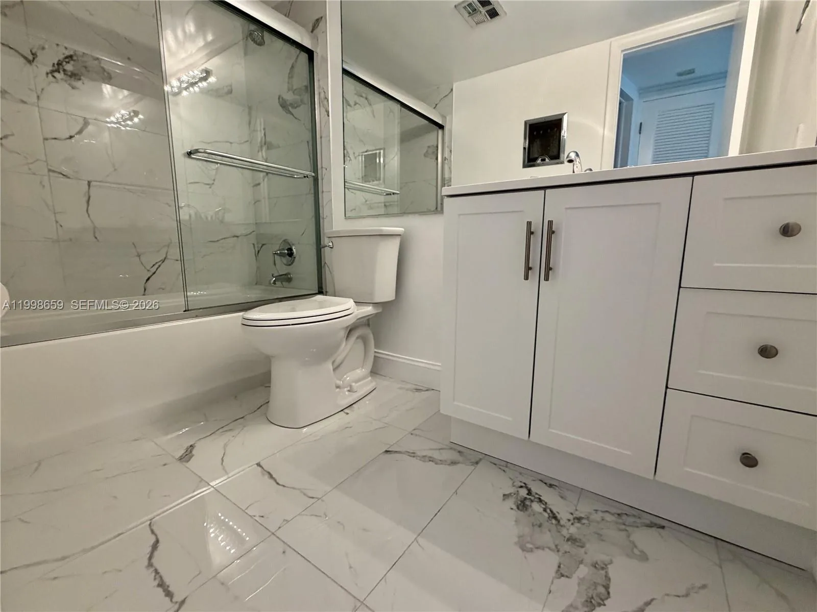 580 Egret Dr # 212, Hallandale Beach, FL 33009 photo 7