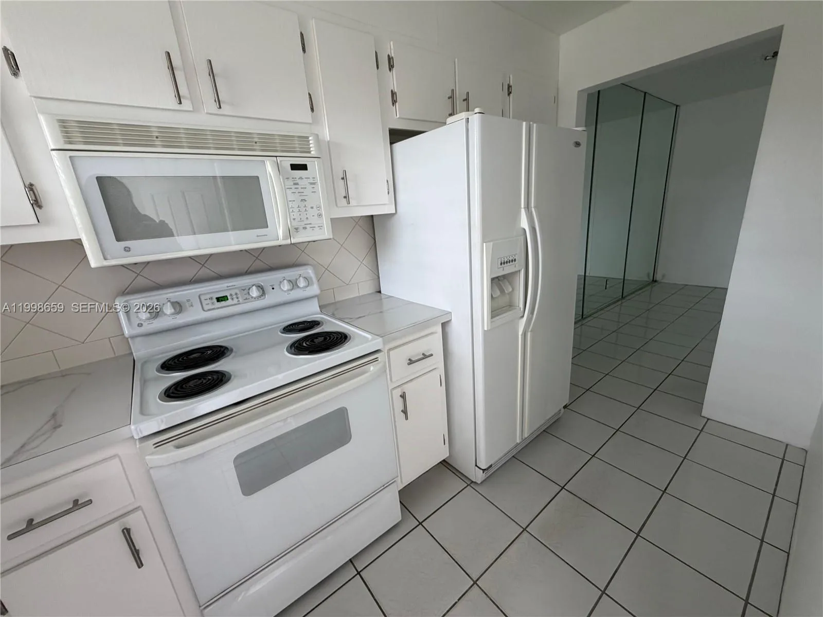 580 Egret Dr # 212, Hallandale Beach, FL 33009 photo 9