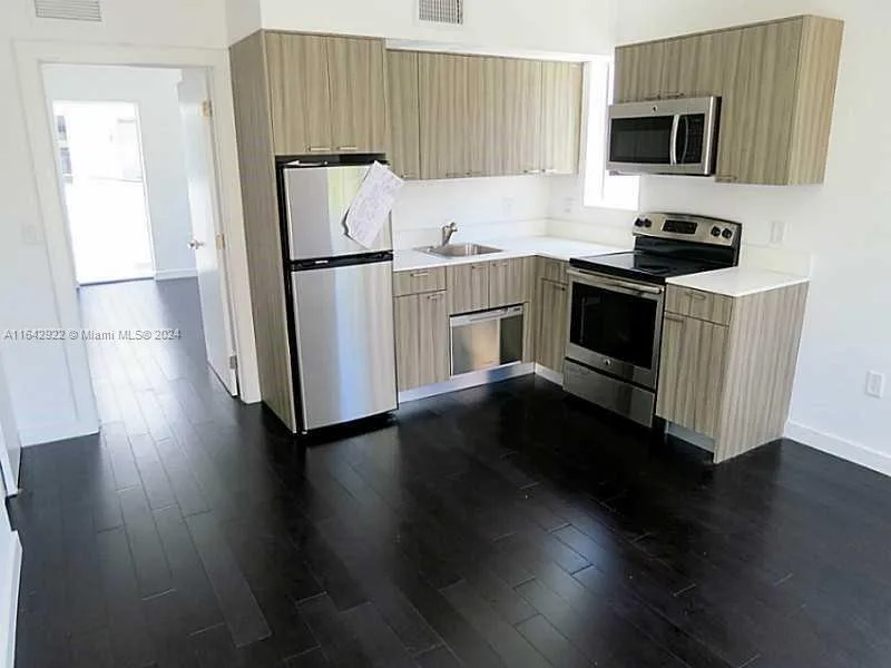 551 Michigan Ave # 125, Miami Beach, FL 33139 photo 2
