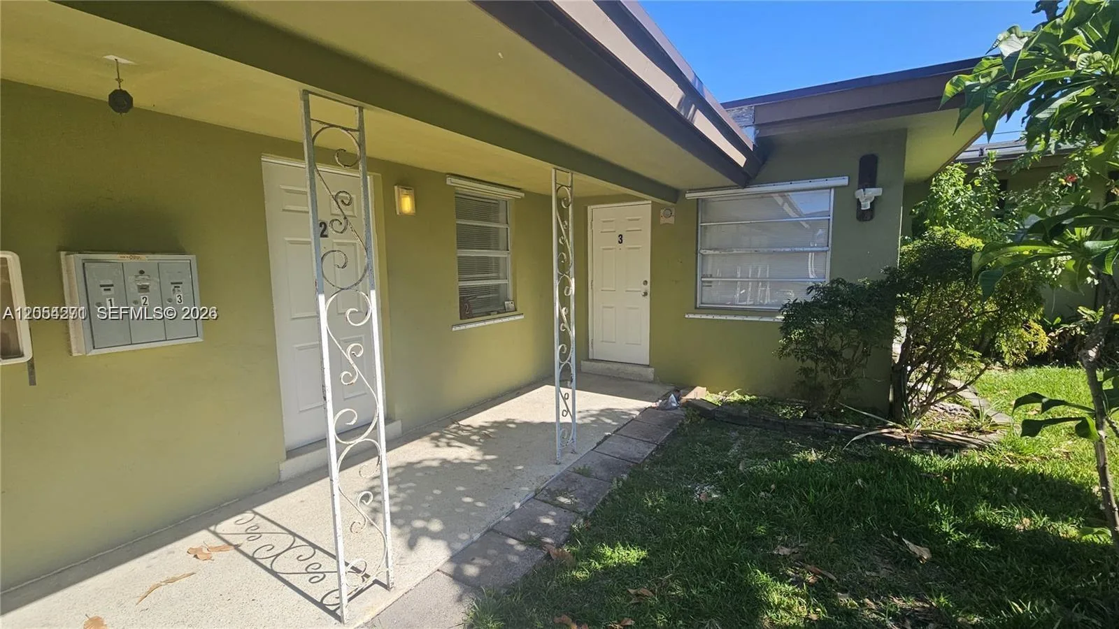 808 NE 10th St # 3, Hallandale Beach, FL 33009 photo 3