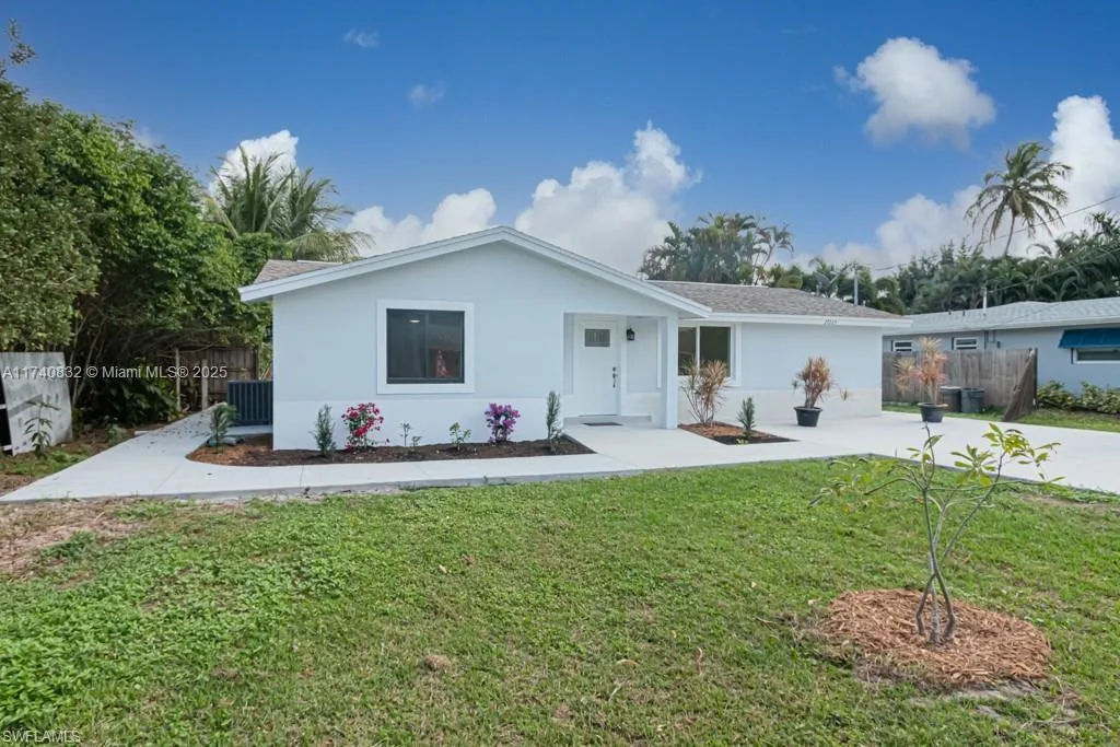27225 Belle Rio Dr, Bonita Springs, FL 34135