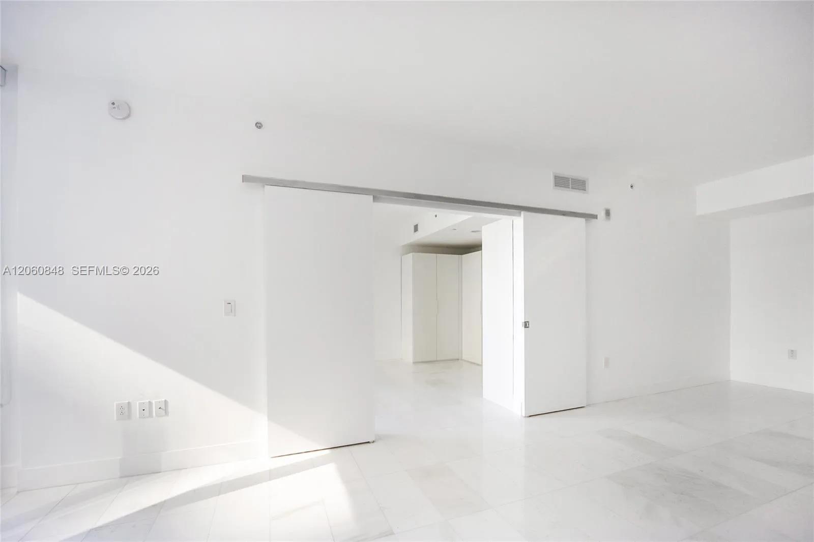 1010 Brickell Ave # 2708, Miami, FL 33131 photo 4