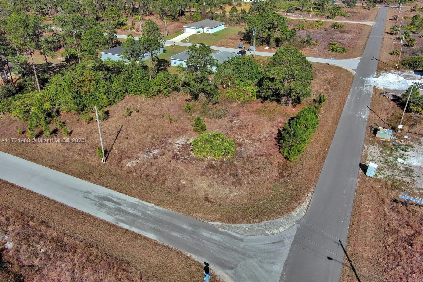 733 Bumby St E, Lehigh Acres, FL 33974 photo 8