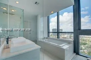650 NE 32nd St # 4108, Miami, FL 33137 photo 2