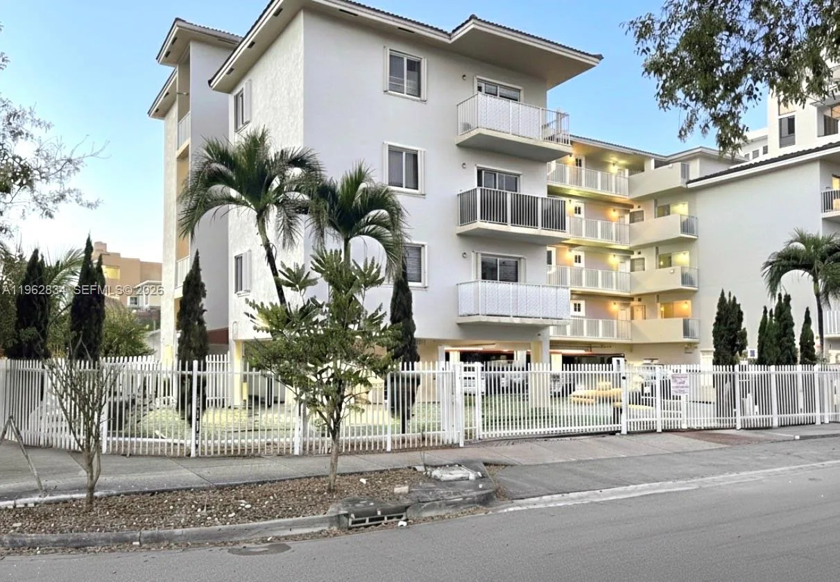 134 SW 7th Ave # 404, Miami, FL 33130