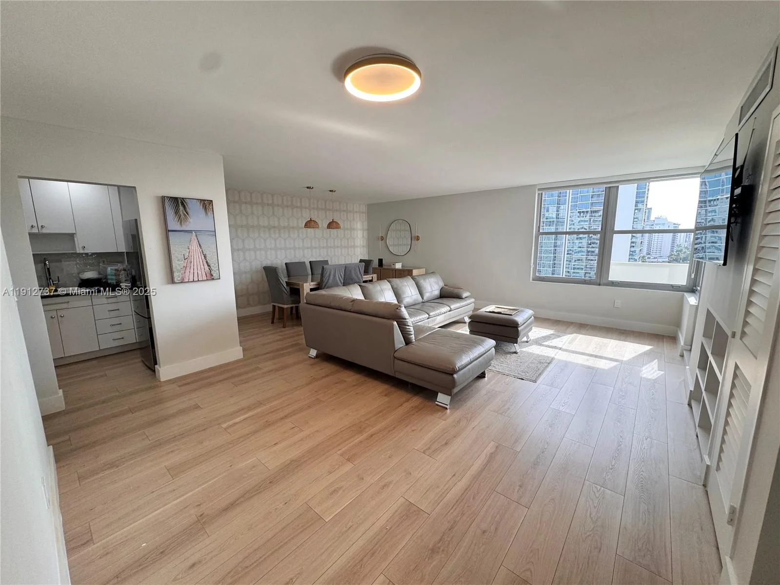 2899 Collins Ave # 1212, Miami Beach, FL 33140 photo 2