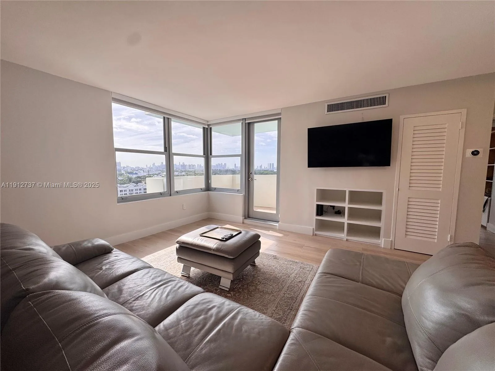 2899 Collins Ave # 1212, Miami Beach, FL 33140 photo 3