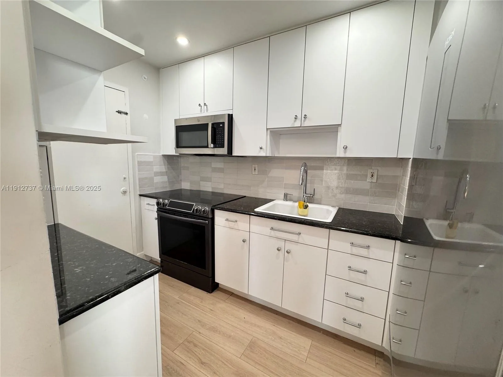 2899 Collins Ave # 1212, Miami Beach, FL 33140 photo 7