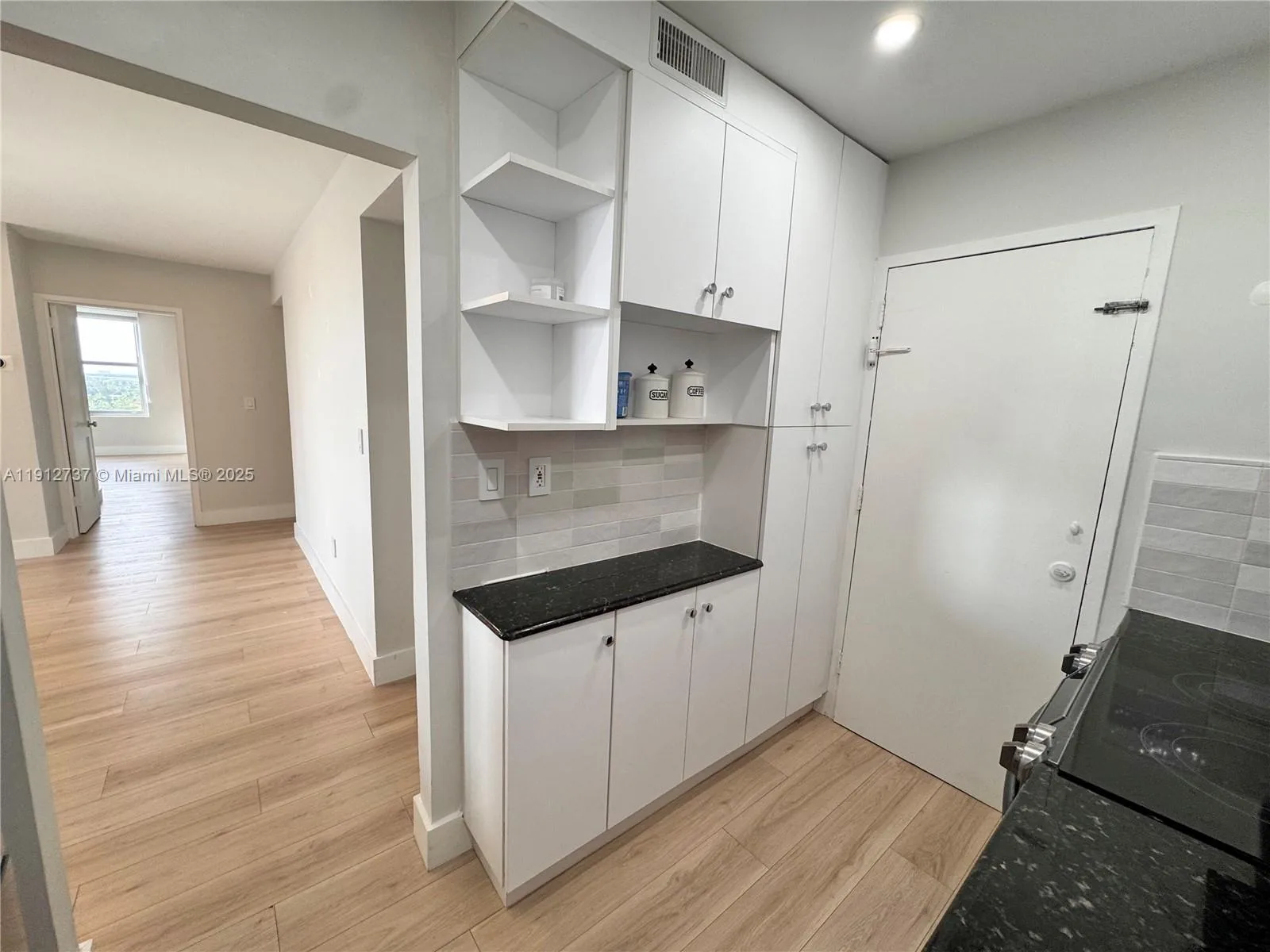 2899 Collins Ave # 1212, Miami Beach, FL 33140 photo 9