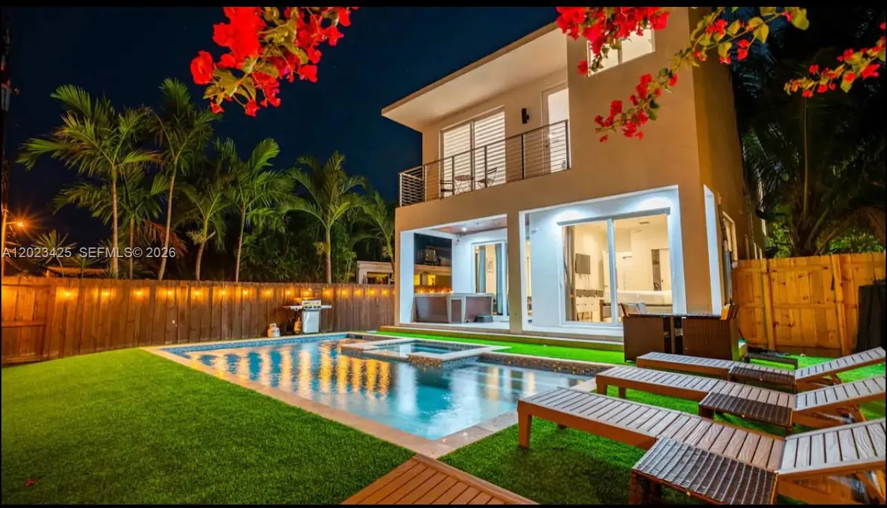1547 Jackson St, Hollywood, FL 33020