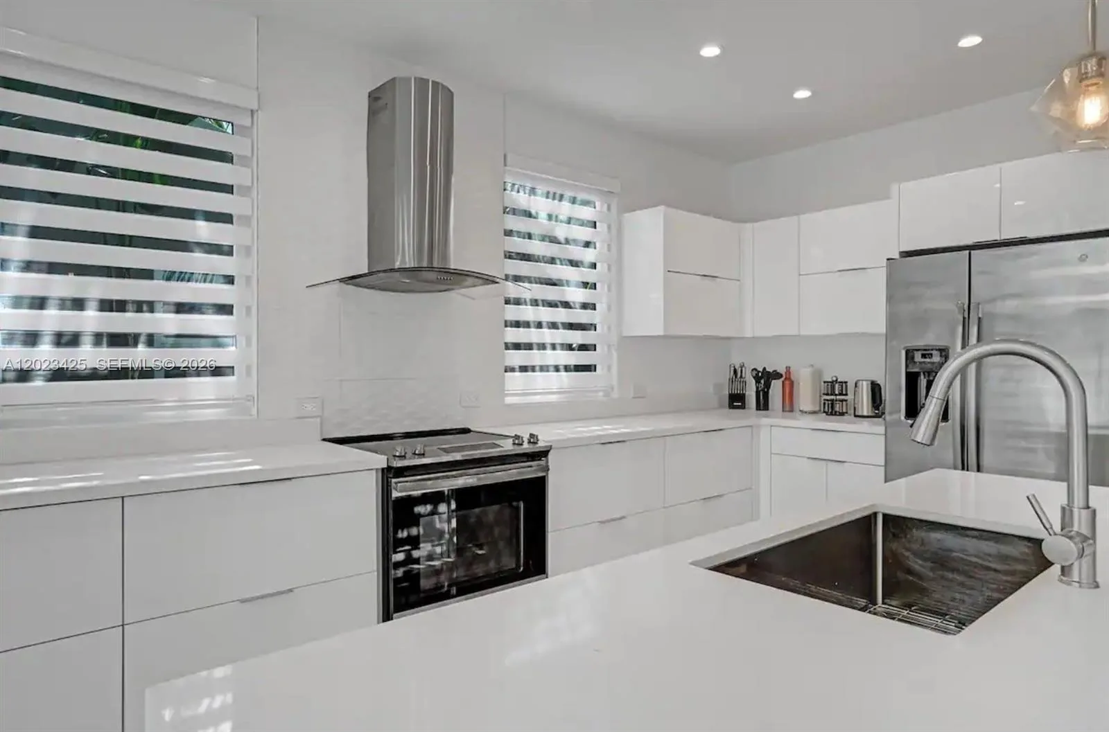 1547 Jackson St, Hollywood, FL 33020 photo 3