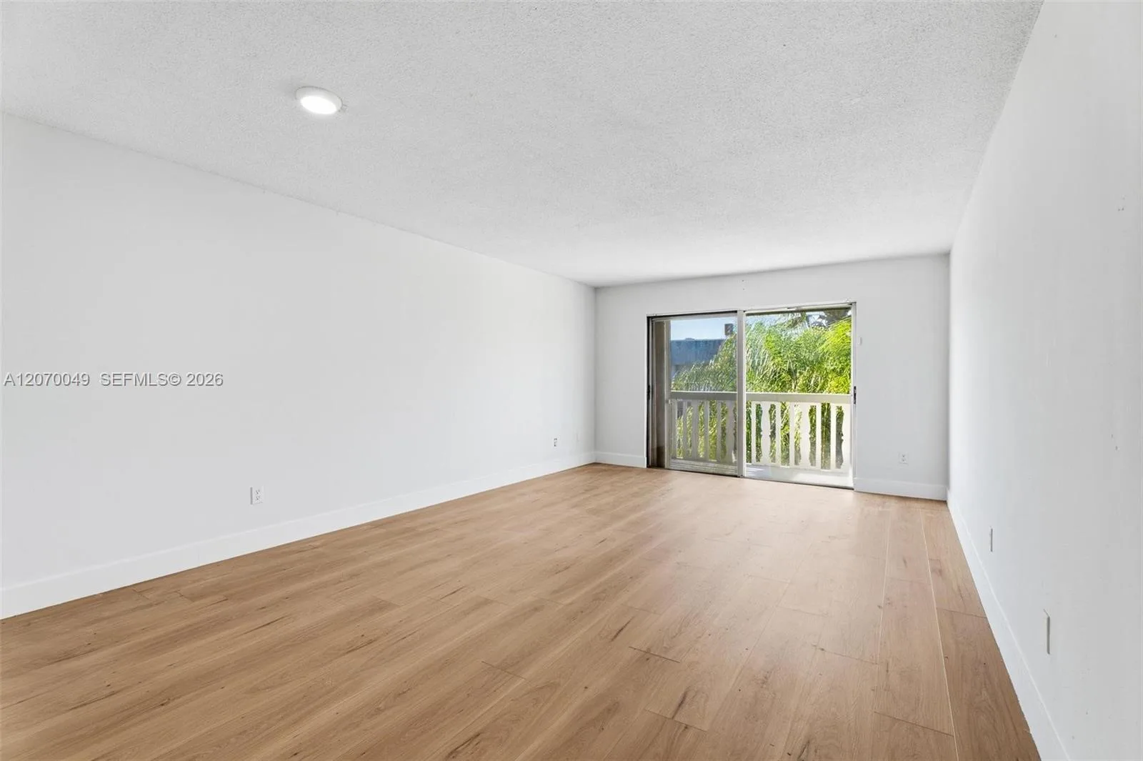 15205 NE 6th Ave # D305, Miami, FL 33162
