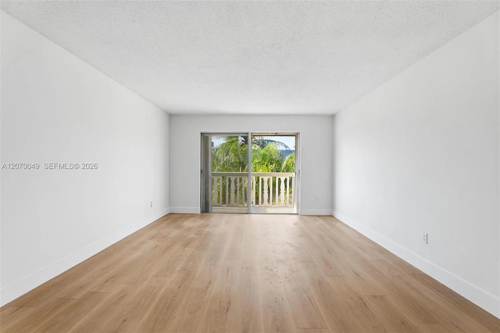 15205 NE 6th Ave # D305, Miami, FL 33162 photo 2