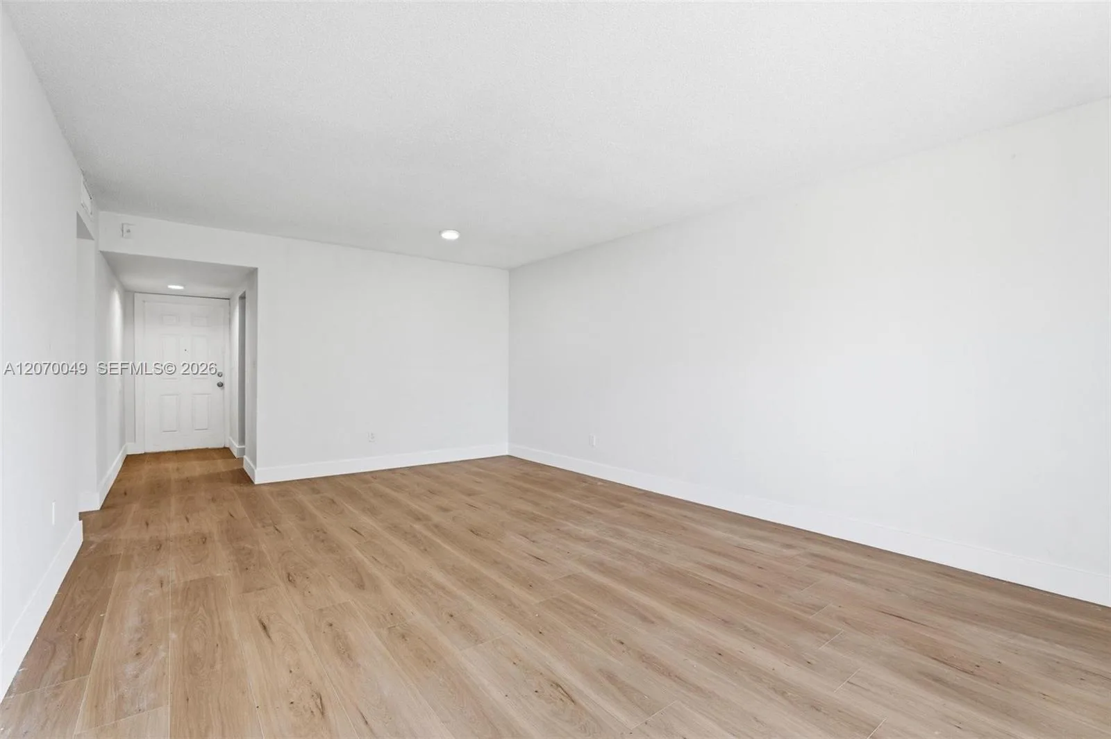 15205 NE 6th Ave # D305, Miami, FL 33162 photo 3