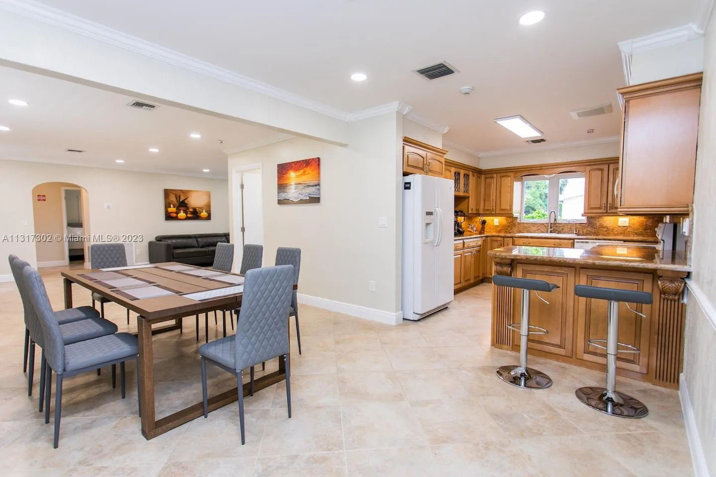 714 Harrison St, Hollywood, FL 33019 photo 12