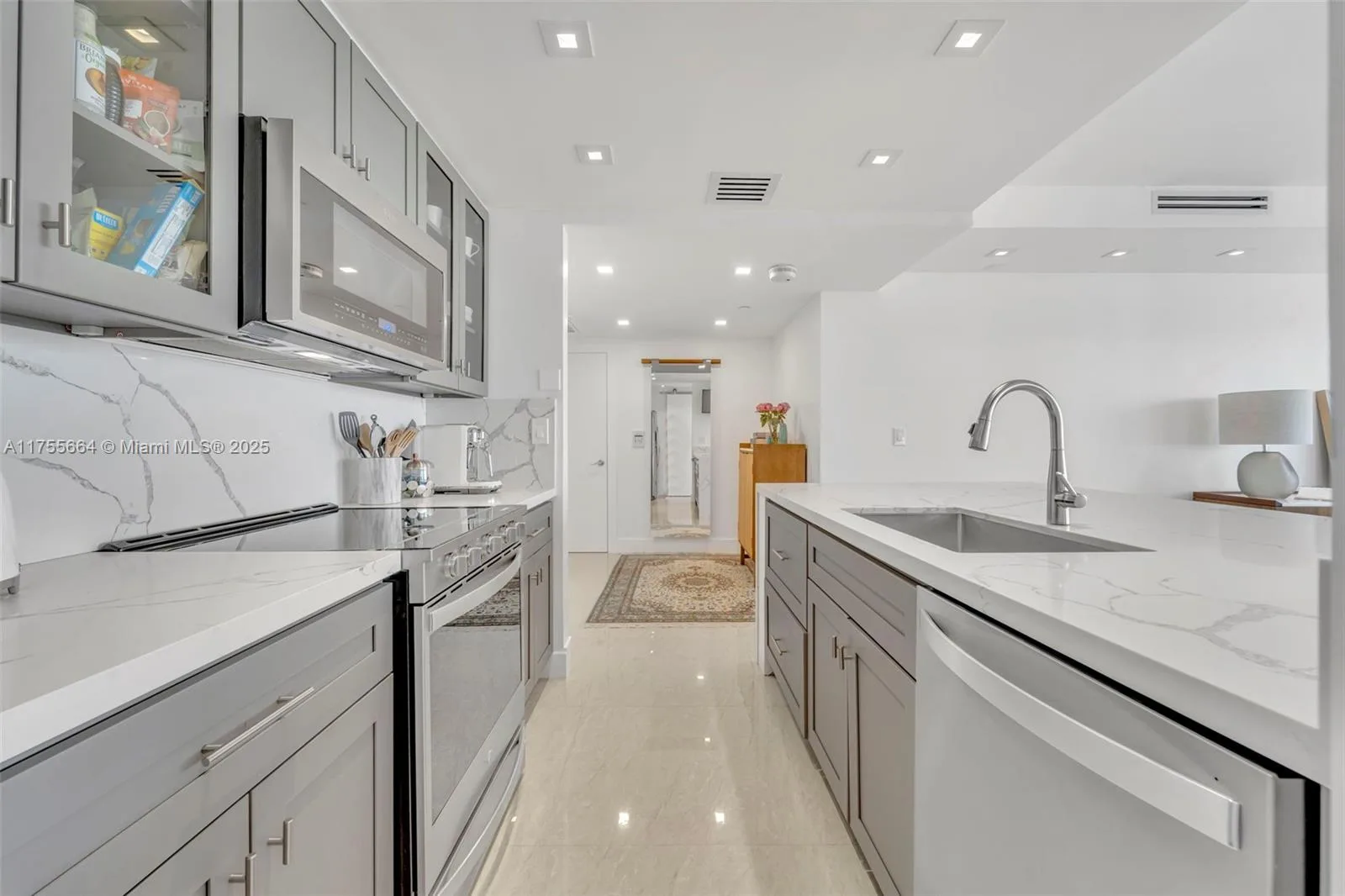 1581 Brickell Ave # 1007, Miami, FL 33129 photo 4