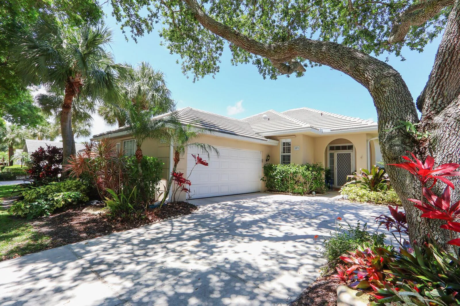 1071 Bedford Avenue, Palm Beach Gardens, FL 33403