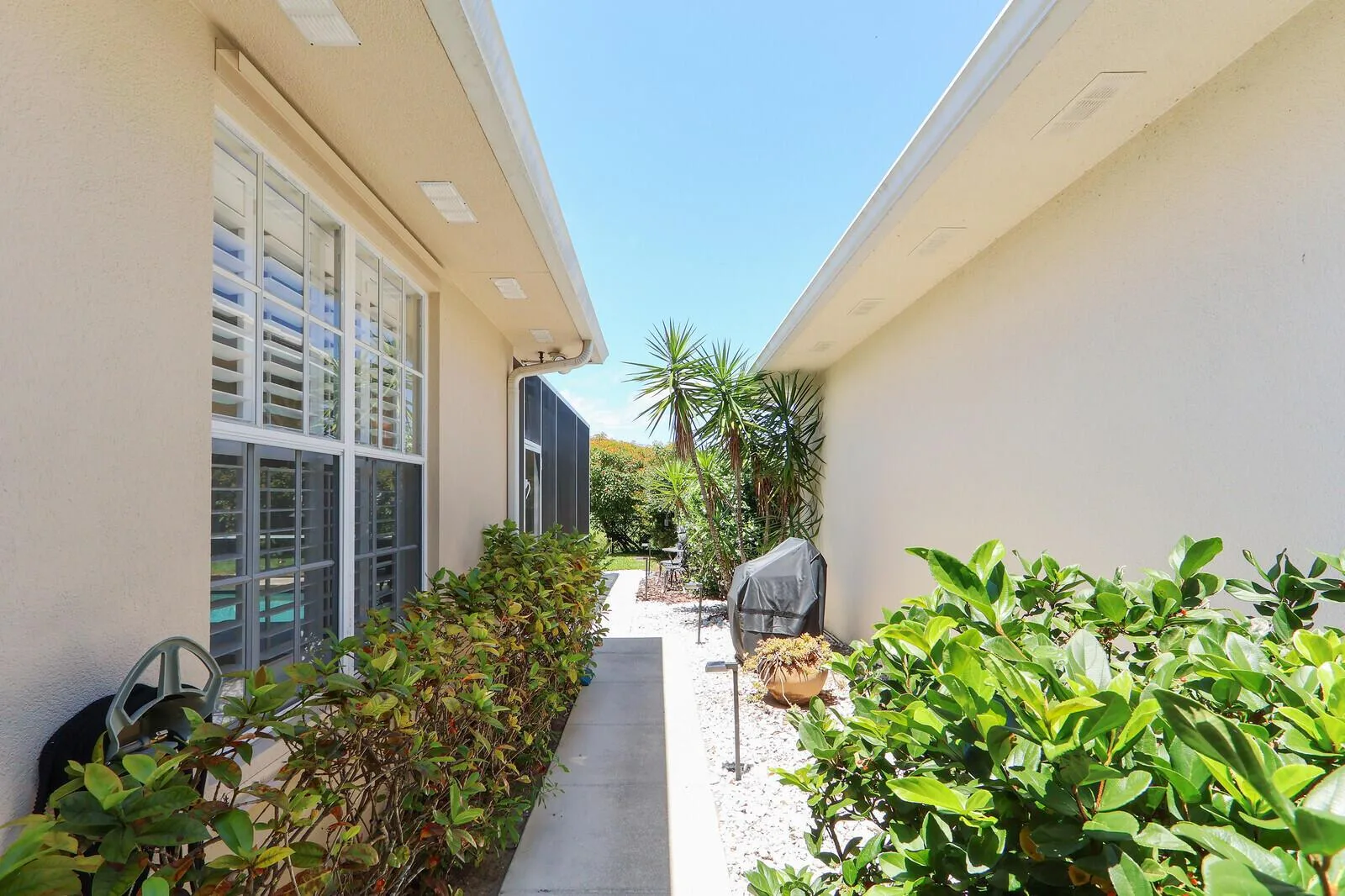 1071 Bedford Avenue, Palm Beach Gardens, FL 33403 photo 5