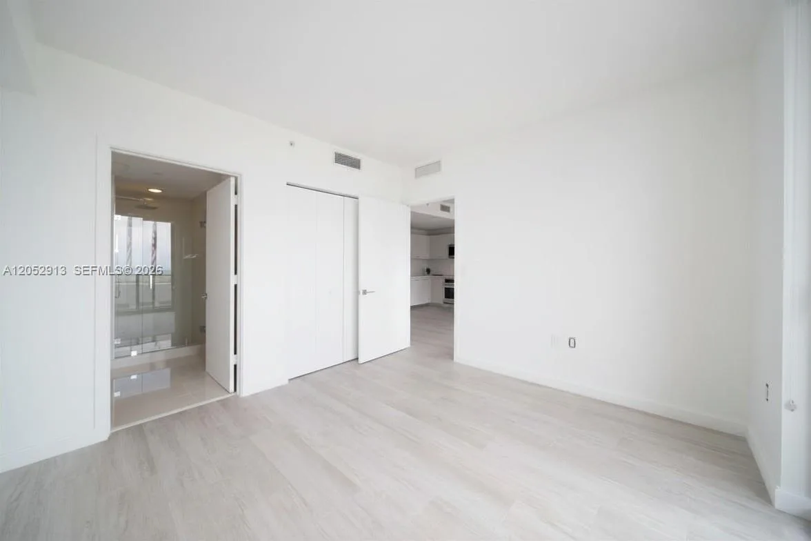 55 SW 9th St # 3207, Miami, FL 33130 photo 10