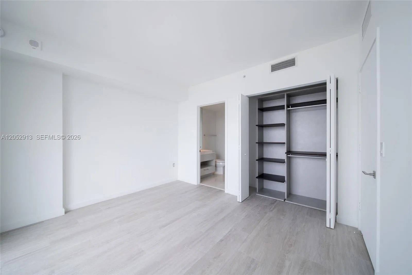 55 SW 9th St # 3207, Miami, FL 33130 photo 11