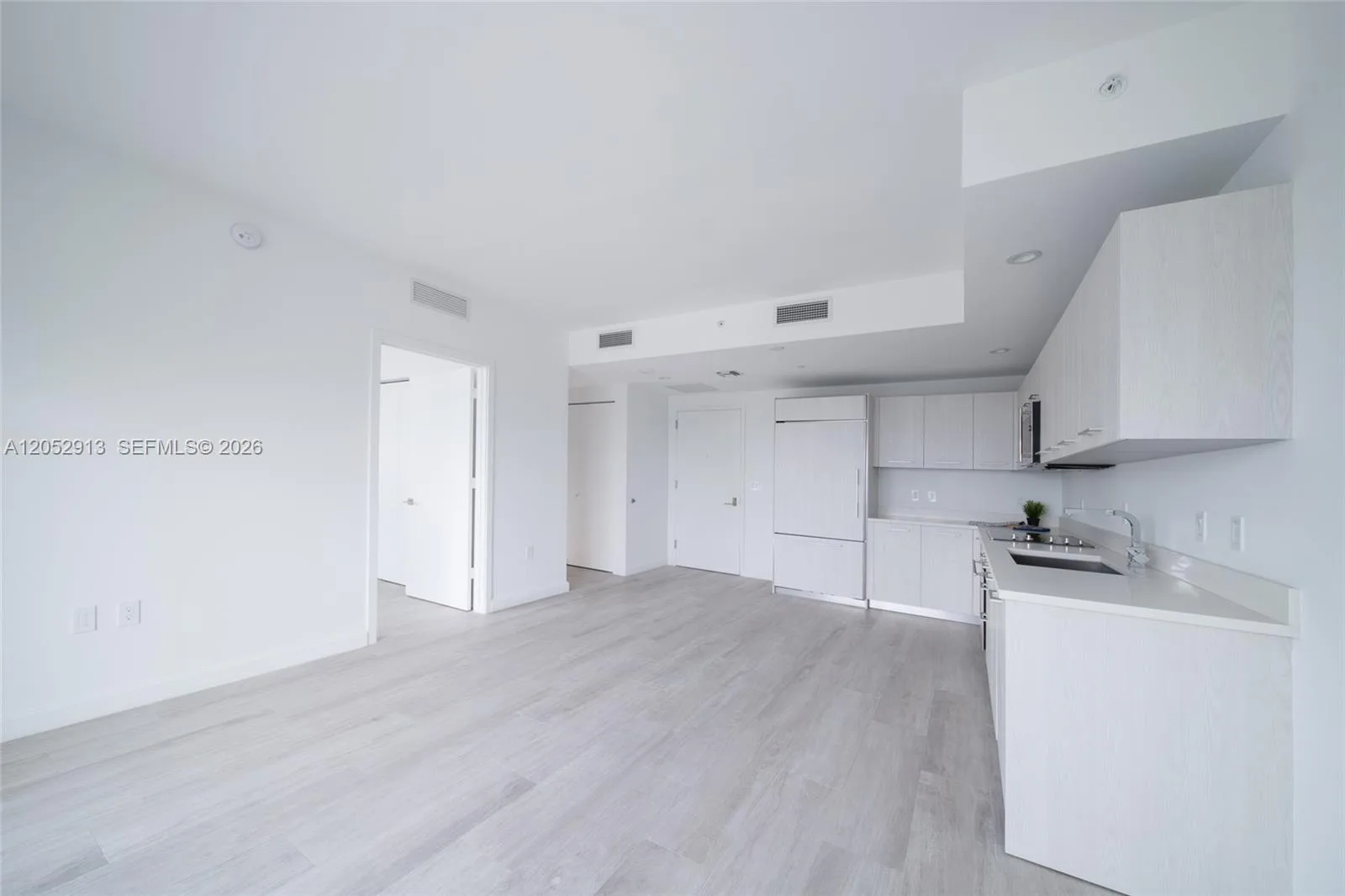 55 SW 9th St # 3207, Miami, FL 33130 photo 4