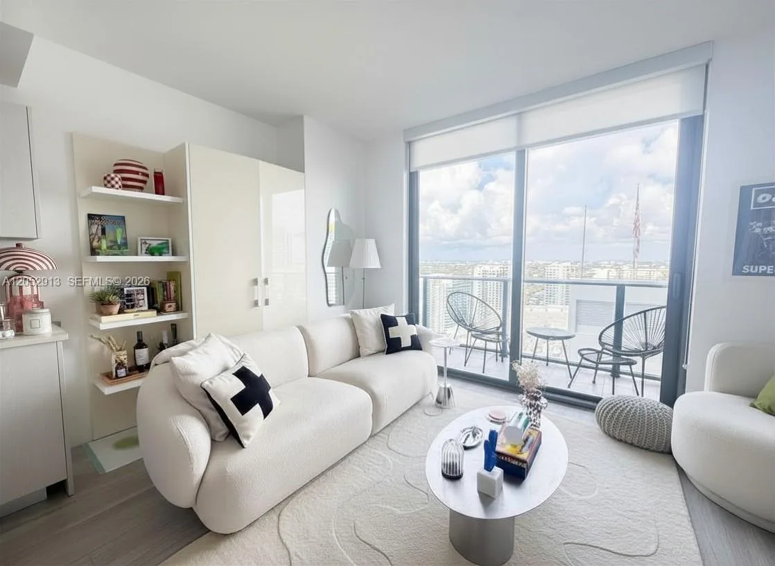 55 SW 9th St # 3207, Miami, FL 33130 photo 7