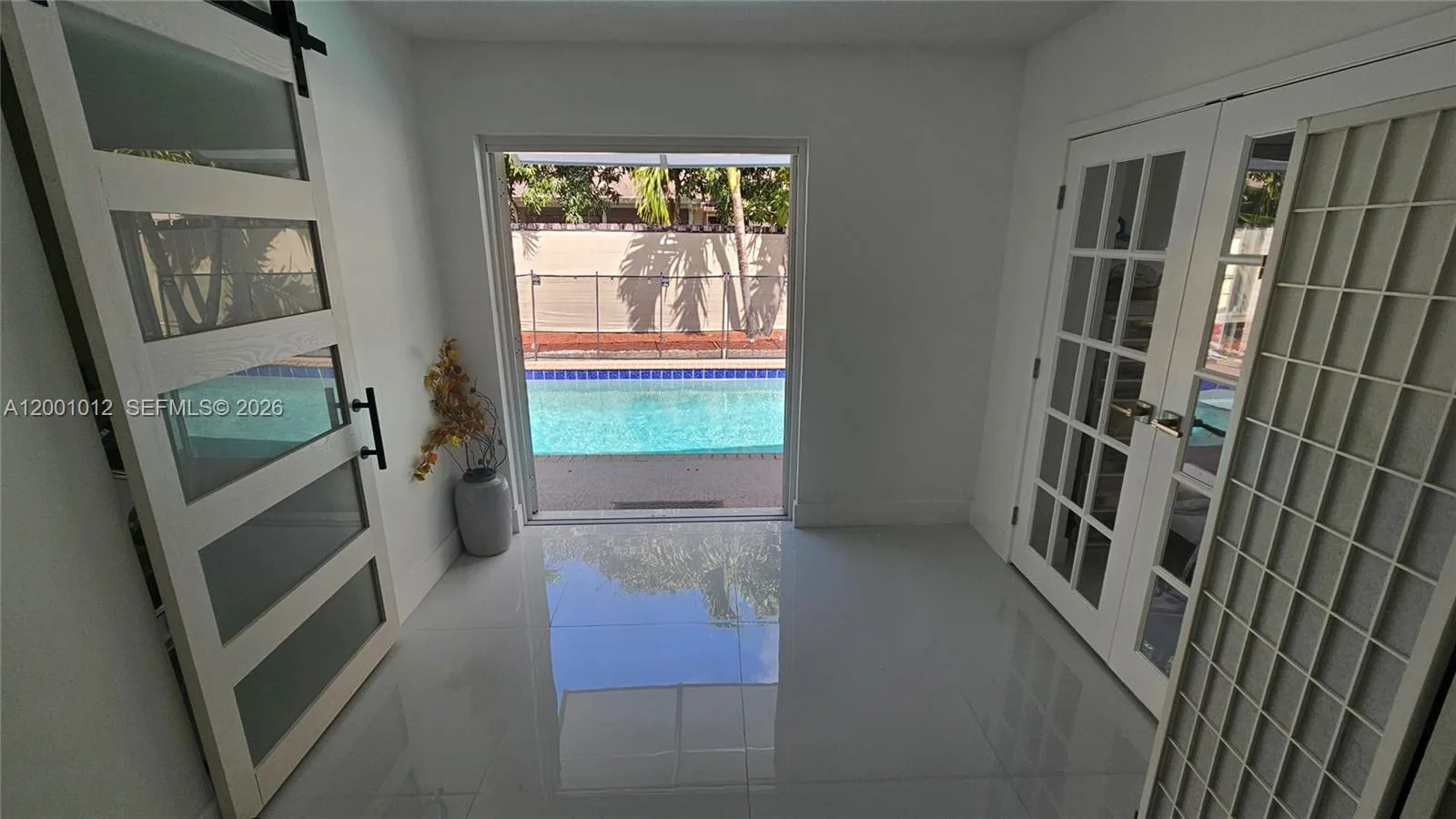 8421 NW 8th St, Pembroke Pines, FL 33024