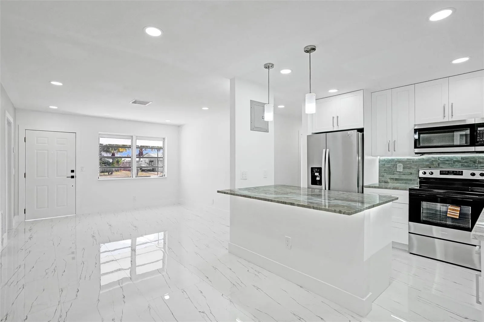 1437 SW 1st Avenue, Deerfield Beach, FL 33441 photo 8