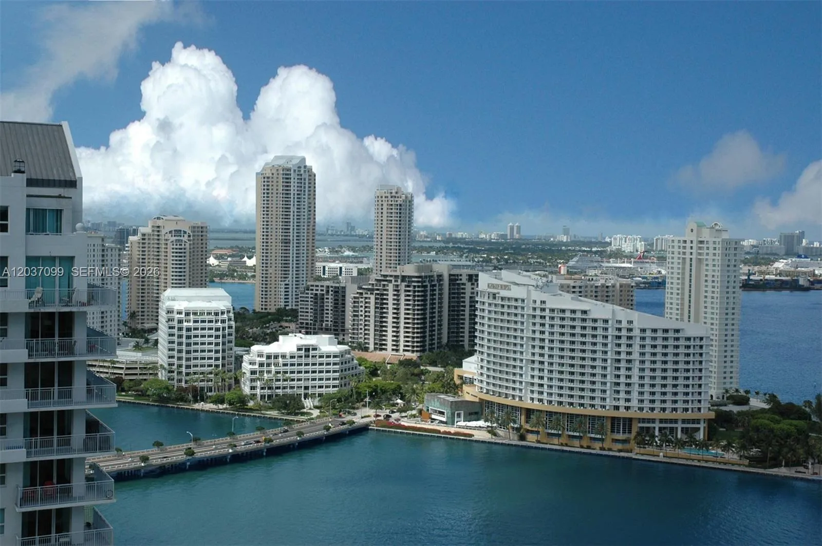 540 Brickell Key Dr # 1513, Miami, FL 33131