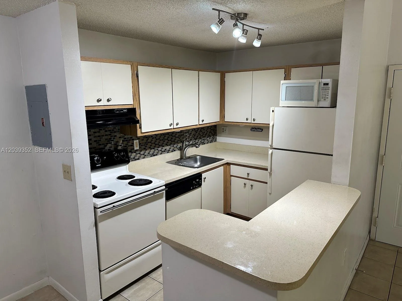 7200 NW 179th St # 311, Hialeah, FL 33015 photo 3