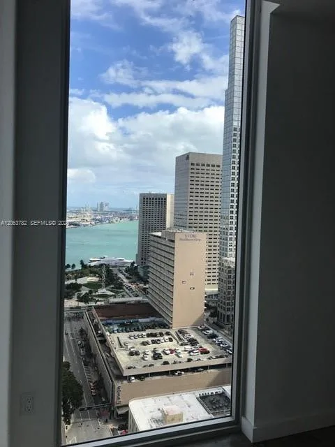 151 SE 1st St # 2801, Miami, FL 33131 photo 4