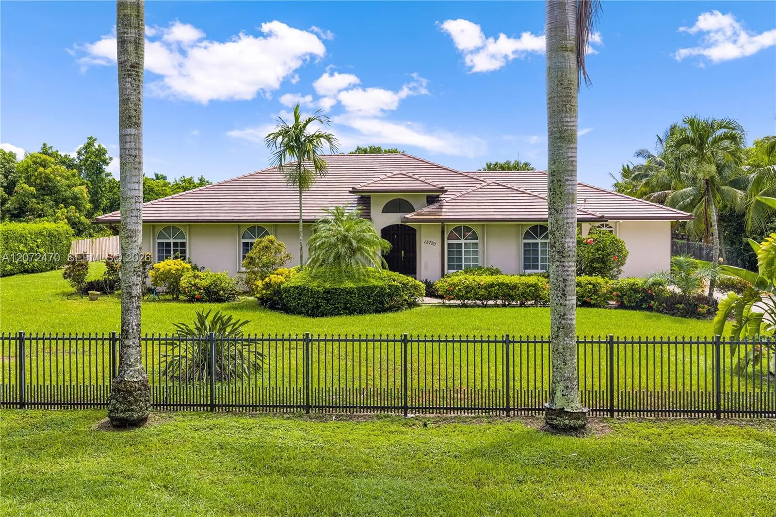 15720 SW 252nd St, Homestead, FL 33031