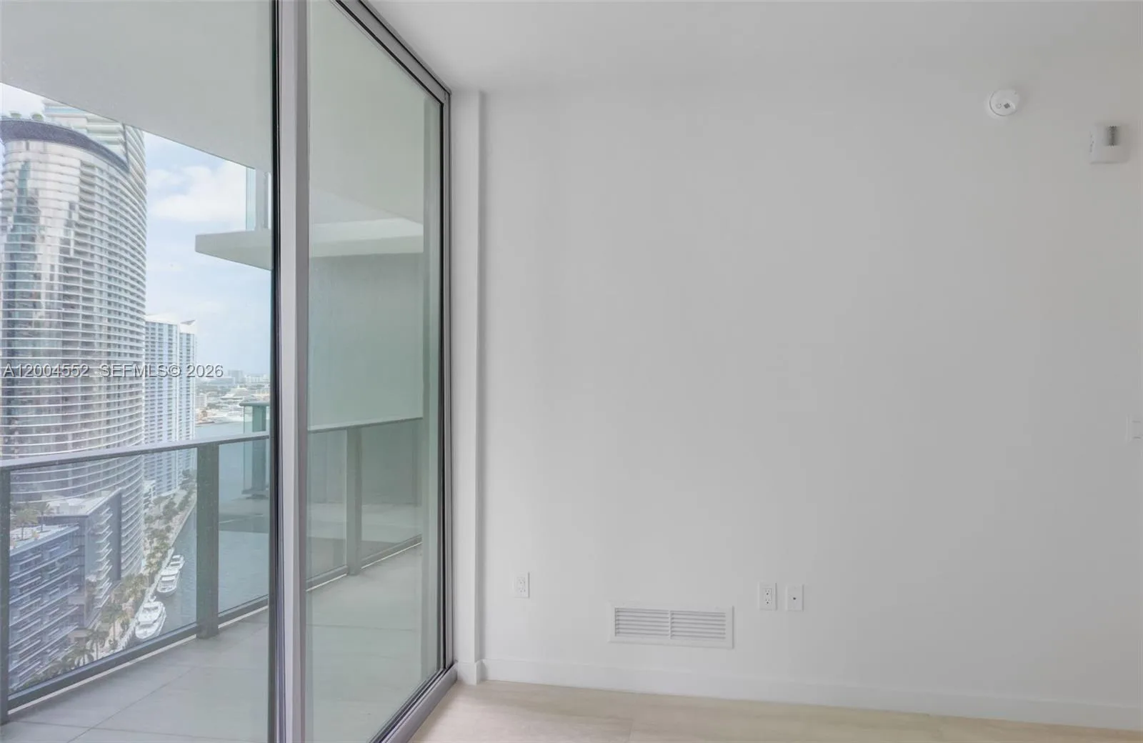 77 SE 5th St # 3205, Miami, FL 33131 photo 12
