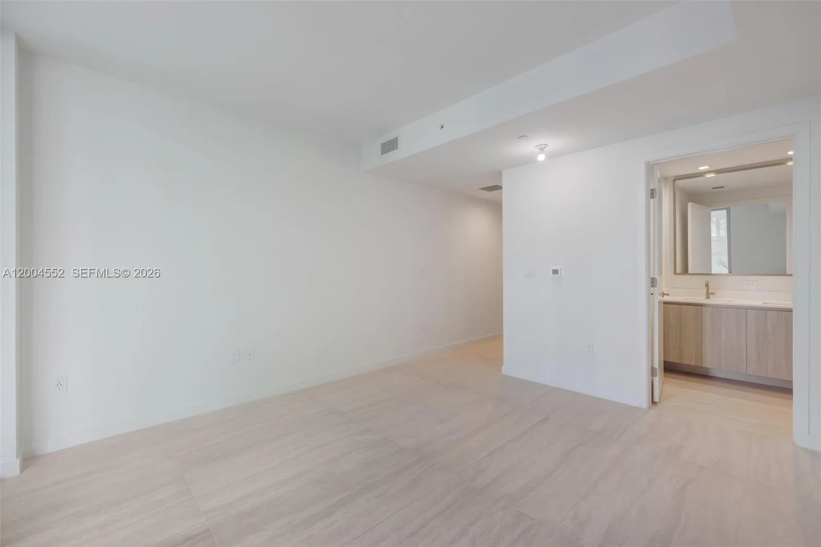 77 SE 5th St # 3205, Miami, FL 33131 photo 5
