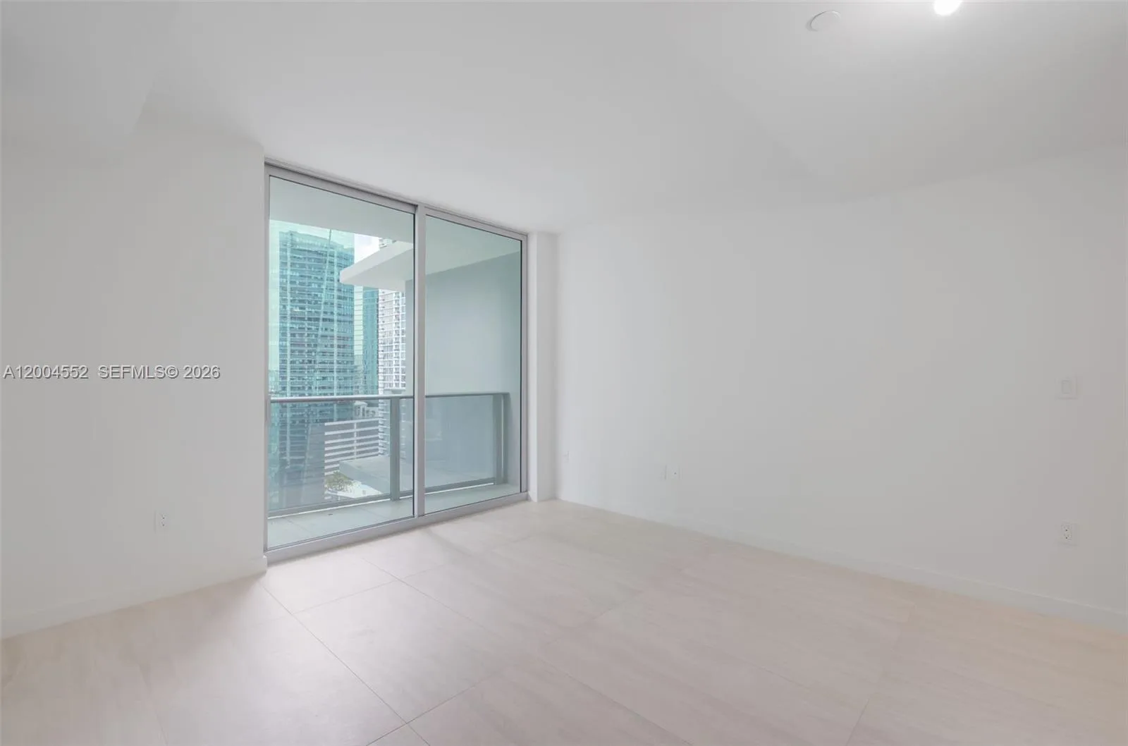 77 SE 5th St # 3205, Miami, FL 33131 photo 6