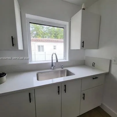 210 SW 30th Ave # 210, Miami, FL 33135 — zdjęcie 2