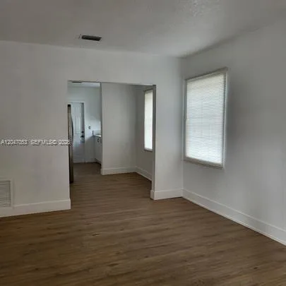 210 SW 30th Ave # 210, Miami, FL 33135 photo 7