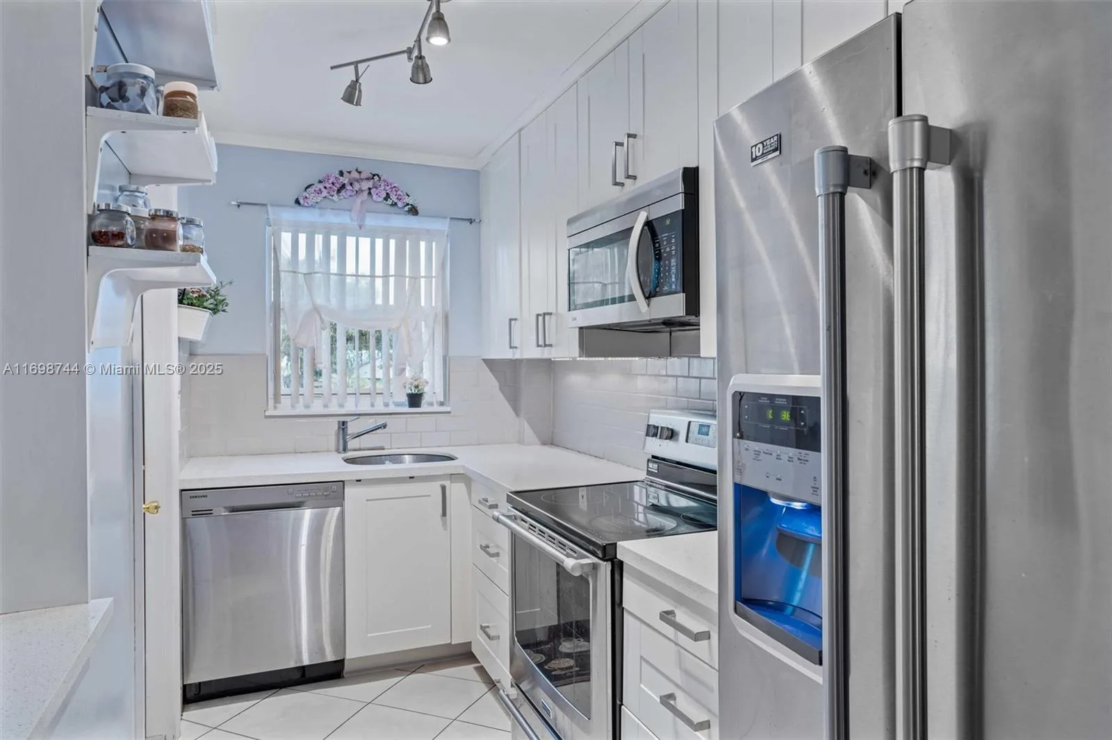 501 Blue Heron Dr # 202-A, Hallandale Beach, FL 33009 photo 4