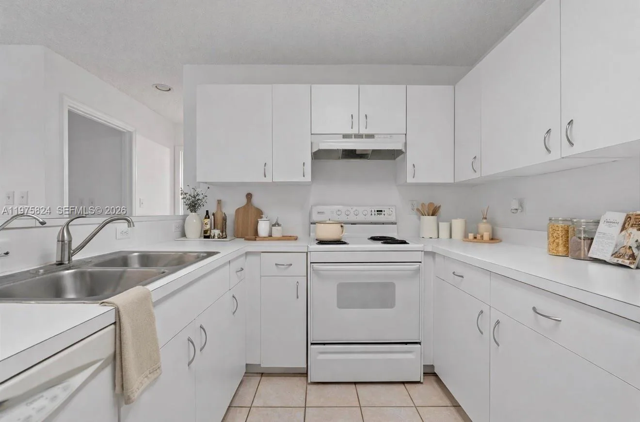 10111 W Atlantic Blvd # C3, Coral Springs, FL 33071