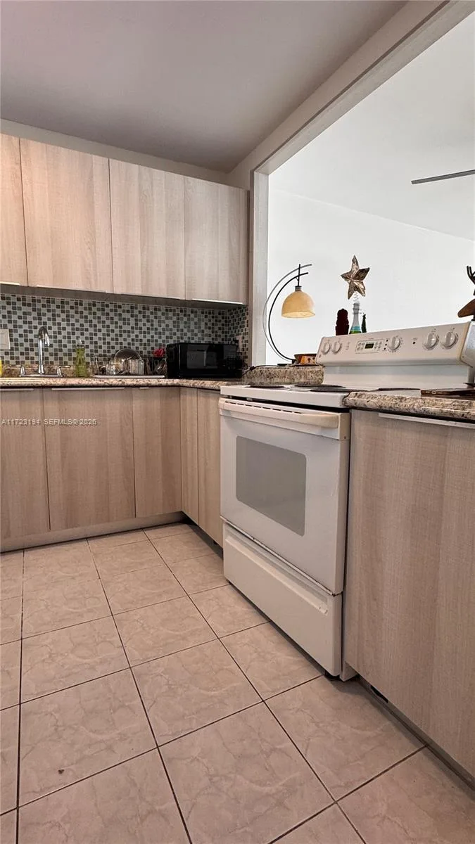 1825 S Ocean Dr # 506, Hallandale Beach, FL 33009 photo 7