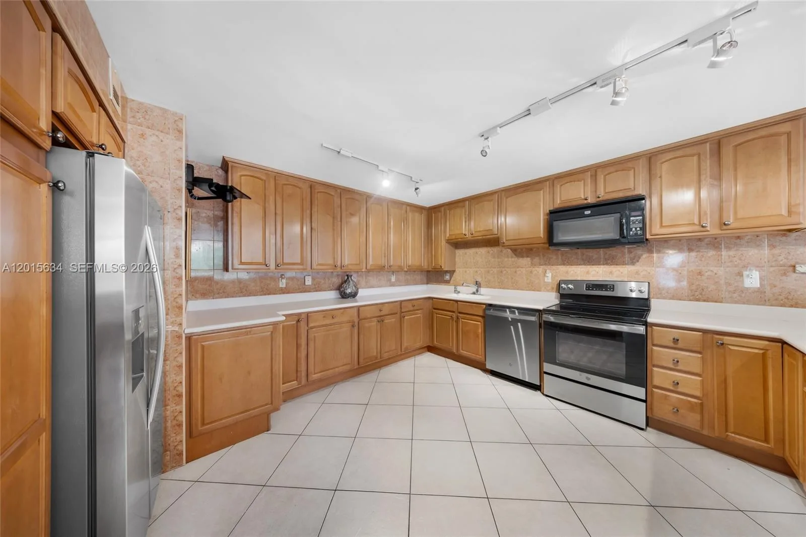 600 Three Islands Blvd # 212, Hallandale Beach, FL 33009 photo 8