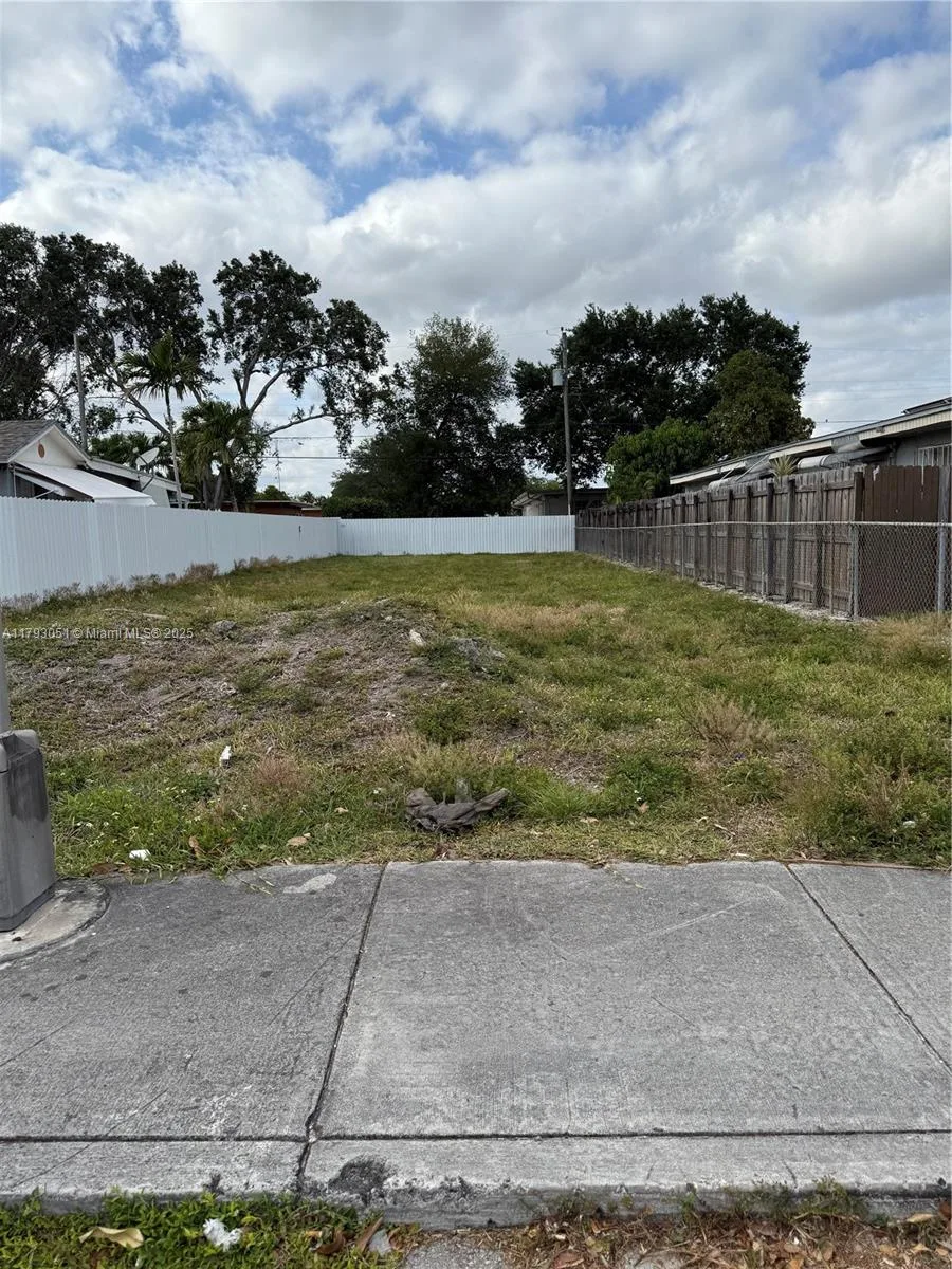 137 W 32 ST, Hialeah, FL 33012 photo 4