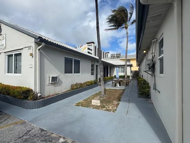 315 Mckinley Street, Hollywood, FL 33019 photo 4