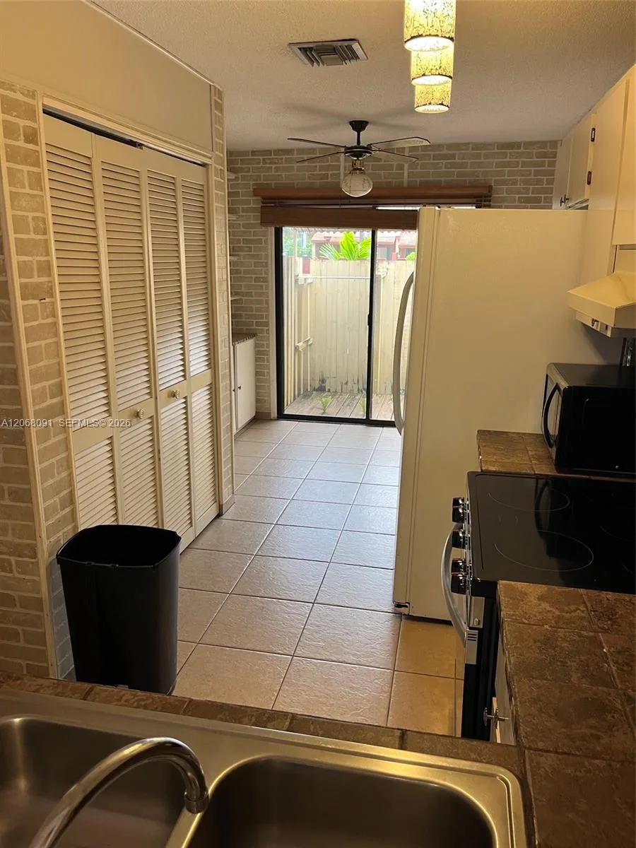 463 SE 14th St # 463, Dania Beach, FL 33004 photo 10