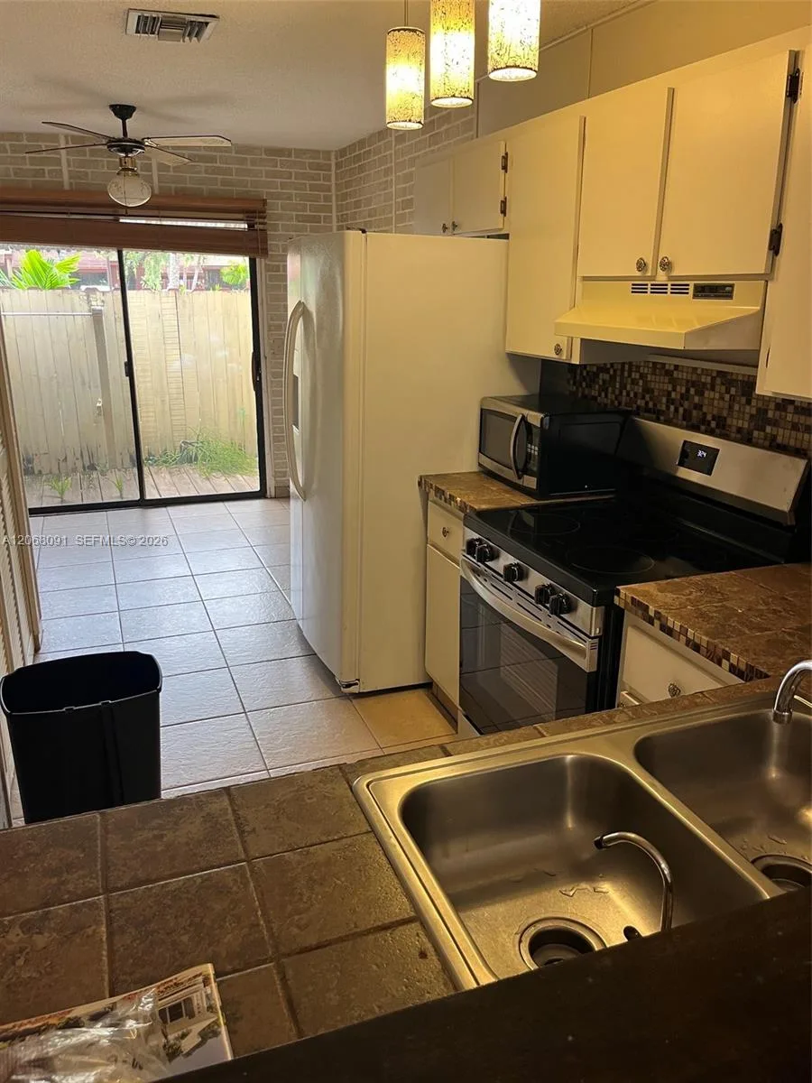 463 SE 14th St # 463, Dania Beach, FL 33004 photo 9