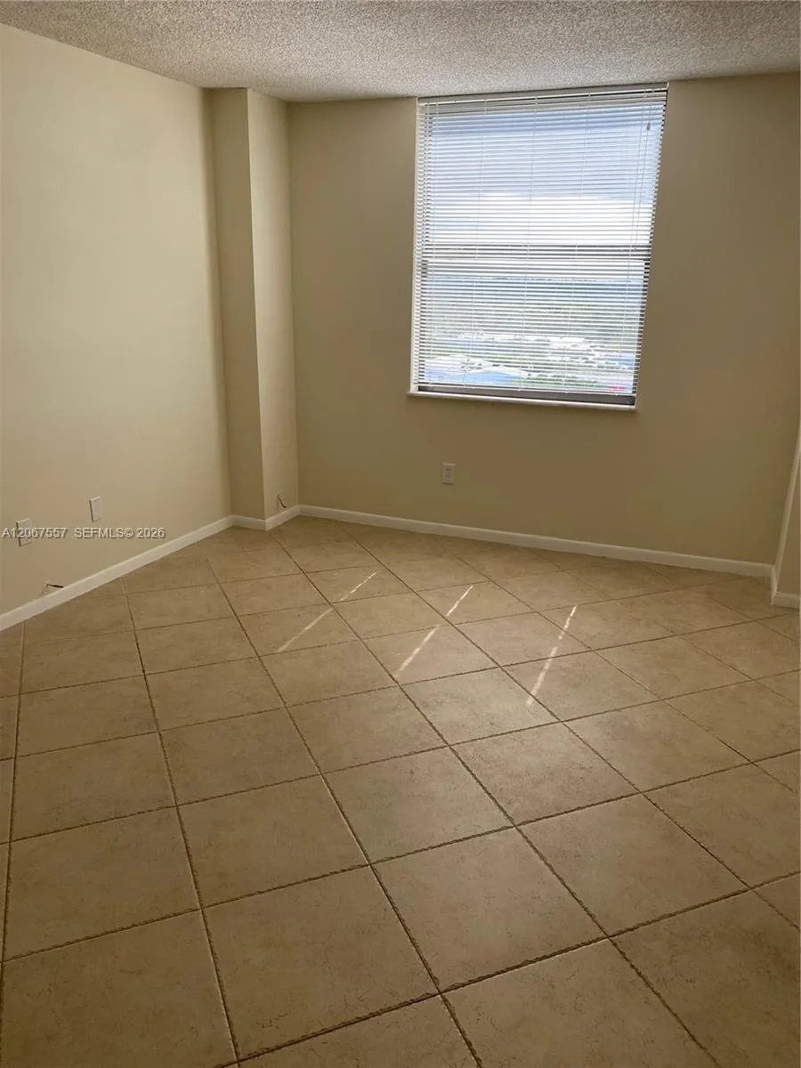 1470 NE 123rd St # A1406, North Miami, FL 33161 photo 4