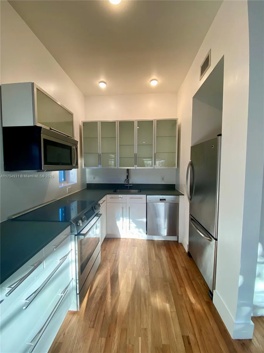 929 Michigan Ave # 5, Miami Beach, FL 33139 photo 3