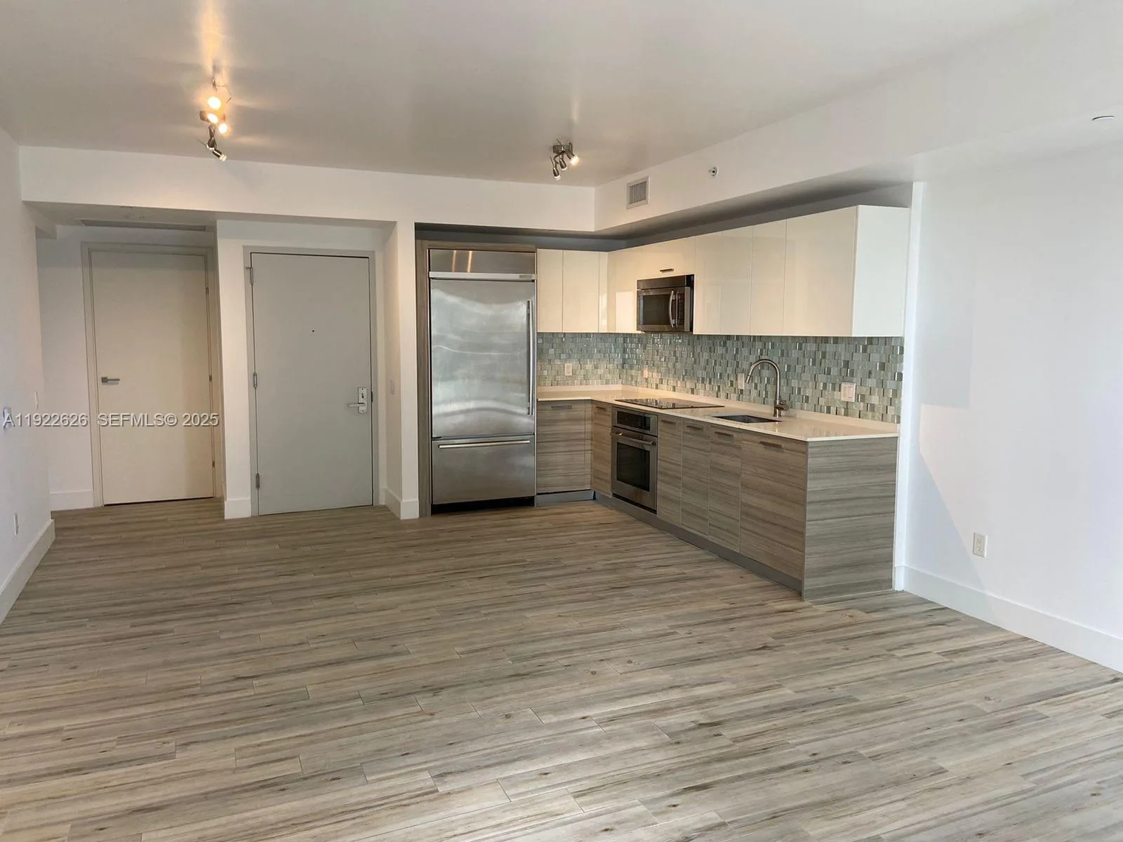 1300 Brickell Bay Dr # 2203, Miami, FL 33131 photo 5